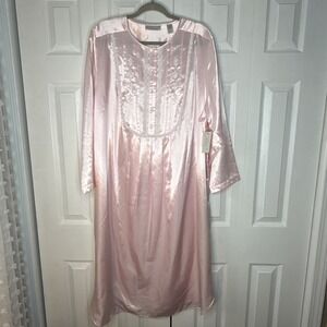 NWT Erika Taylor Intimates Nightgown SIZE 1X‎ Long GOWN Liquid Satin Pink Lace